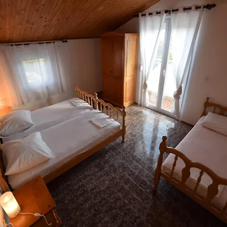 Spacious With Terrace 200 M Distant From The * Pag Town