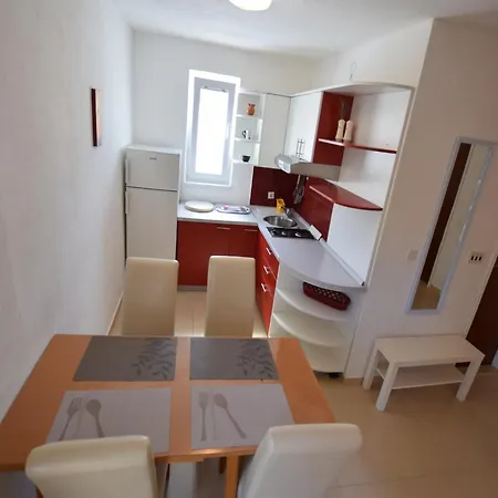 Spacious With Terrace 200 M Distant From The
