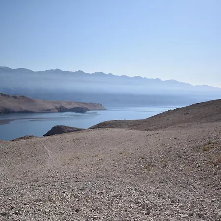 Spacious With Terrace 200 M Distant From The Pag Town