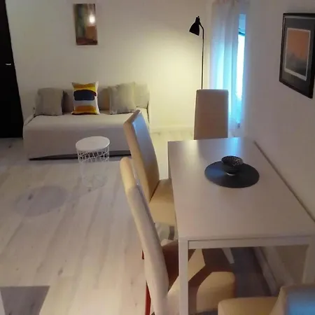 Spacious With Terrace 200 M Distant From The Pag Town