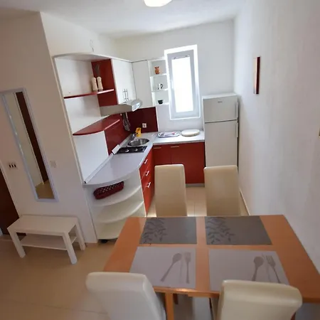 Spacious With Terrace 200 M Distant From The Beach Apartment *