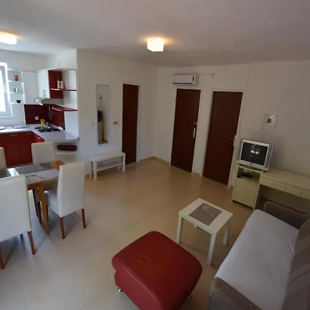 Spacious With Terrace 200 M Distant From The Beach