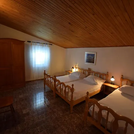 Spacious With Terrace 200 M Distant From The Pag Town
