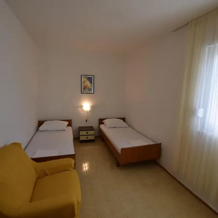Apartment Spacious With Terrace 200 M Distant From The Beach *
