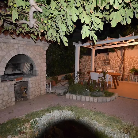 Spacious With Terrace 200 M Distant From The Pag Town